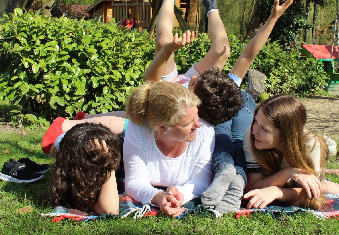 Stephanie Moorkamp ist seit 20 Jahren Kinderdorfmutter beim Albert-Schweitzer-Kinderdorf Berlin.
